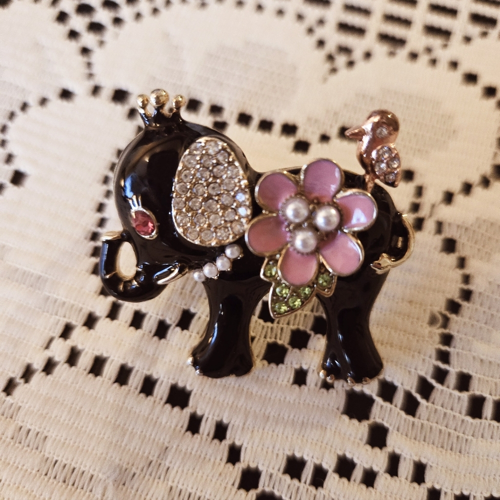 Betsey Johnson Black Elephant Enamel Double Ring